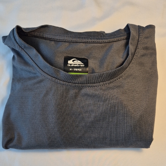 Quiksilver 50+ UPFProtection Long Sleeve Charcoal Tee NWT Size Medium - Picture 14 of 16
